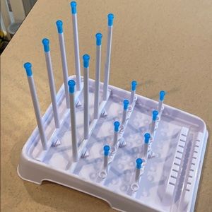 Munchkin drying rack - baby milk bottles